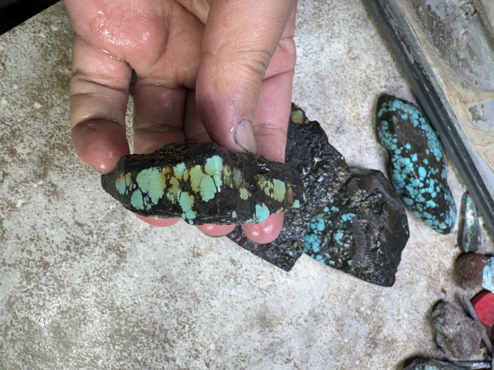 Stabilized hubei turquoise rough nice color and pattern