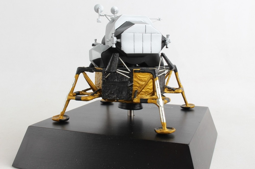 NASA Apollo Lunar Excursion Module LEM Desk Top Display Space 1/48 XX Moon Model