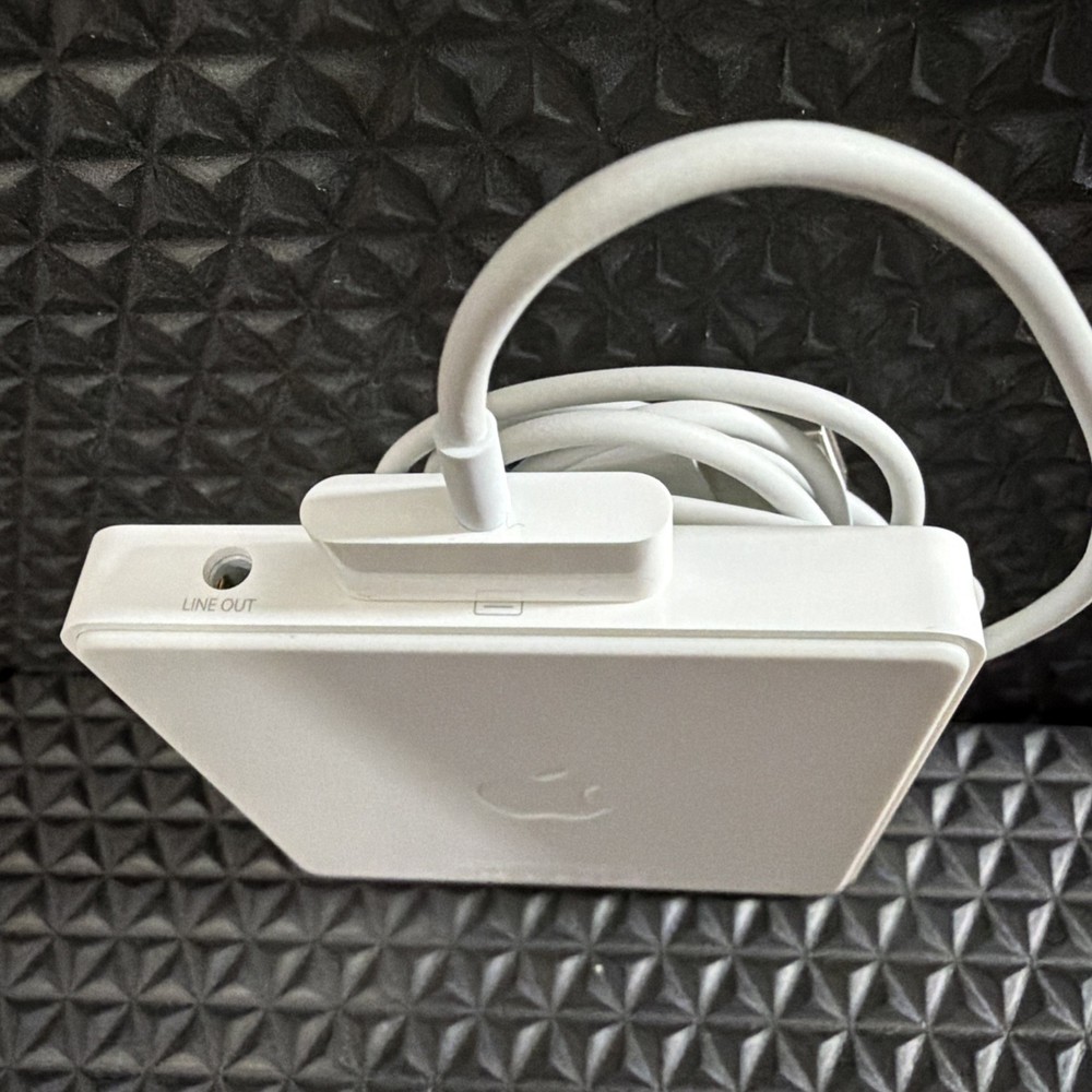 Apple iPad Base Dock Model A1352 (White) 30-PIN