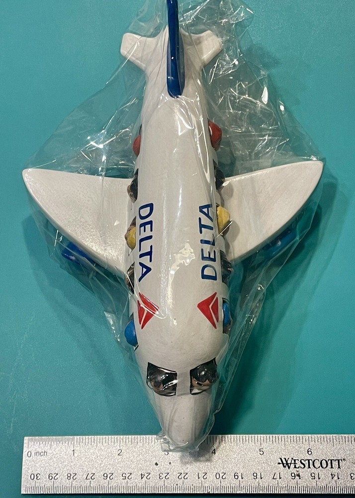 HUGE DELTA AIRLINES HAND PAINTED CERAMIC PLANE