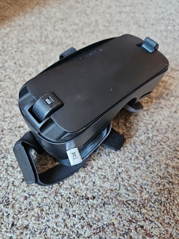 SAMSUNG Gear VR Oculus Headset