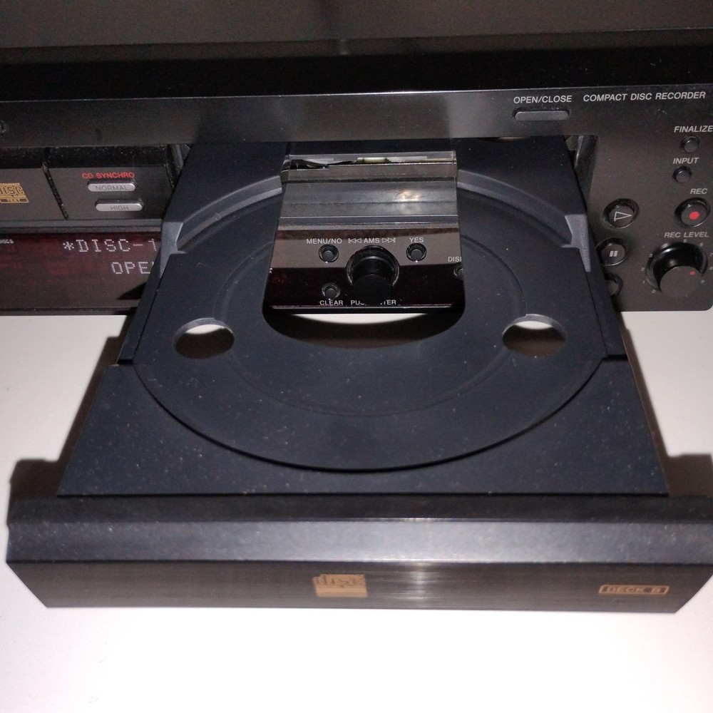 Sony RCD-W500C/W100 CD Compact Disc Recorder With Instructions And Remote