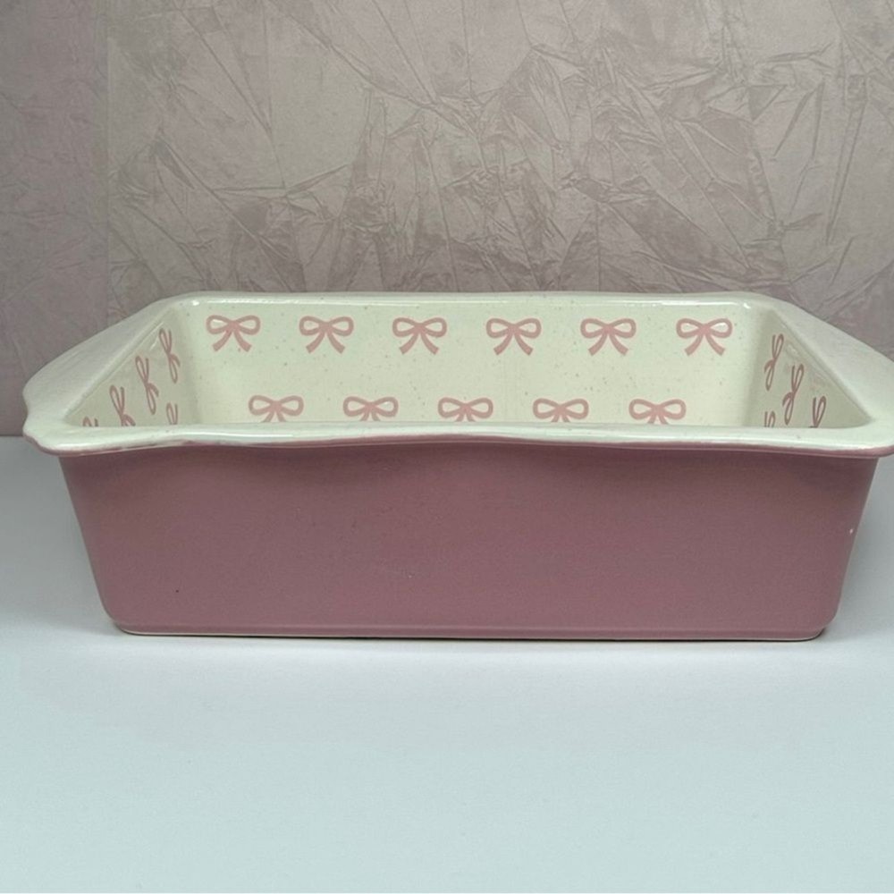 Elegant Ceramic Baking Dish with Pink Bow Design