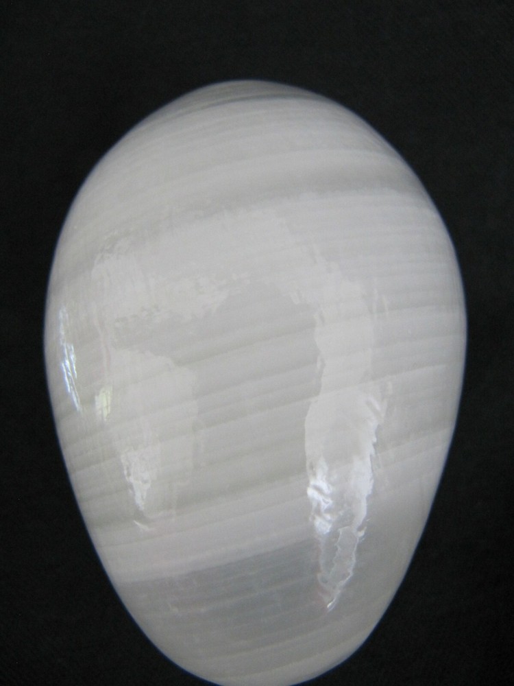 2 Cream Onyx Eggs - VGC