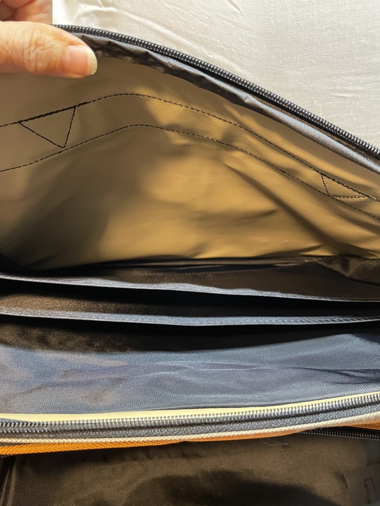 Penn USA Messenger Notebook Bag