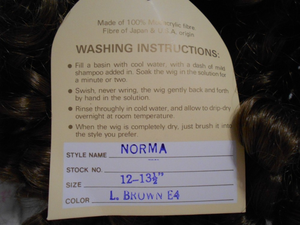 WEE 3 NORMA SIZE 12-13.5 LIGHT BROWN Full Head Short Ringlets & Curly Bangs NWT