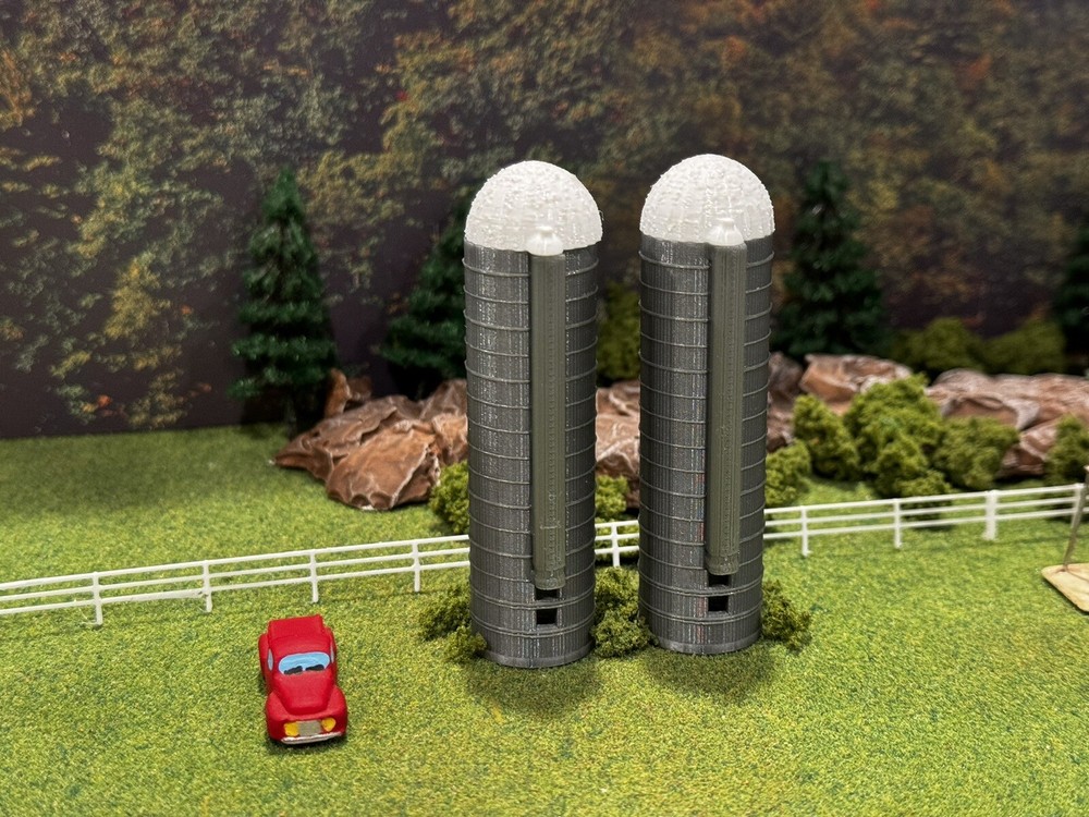 N Scale Grain Bin Silo for Model Railroad Diorama 2-Pack