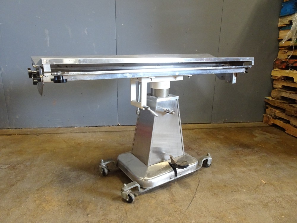 Shore-Line Mobile V-Top Adjustable Hydraulic Veterinary Surgery Table