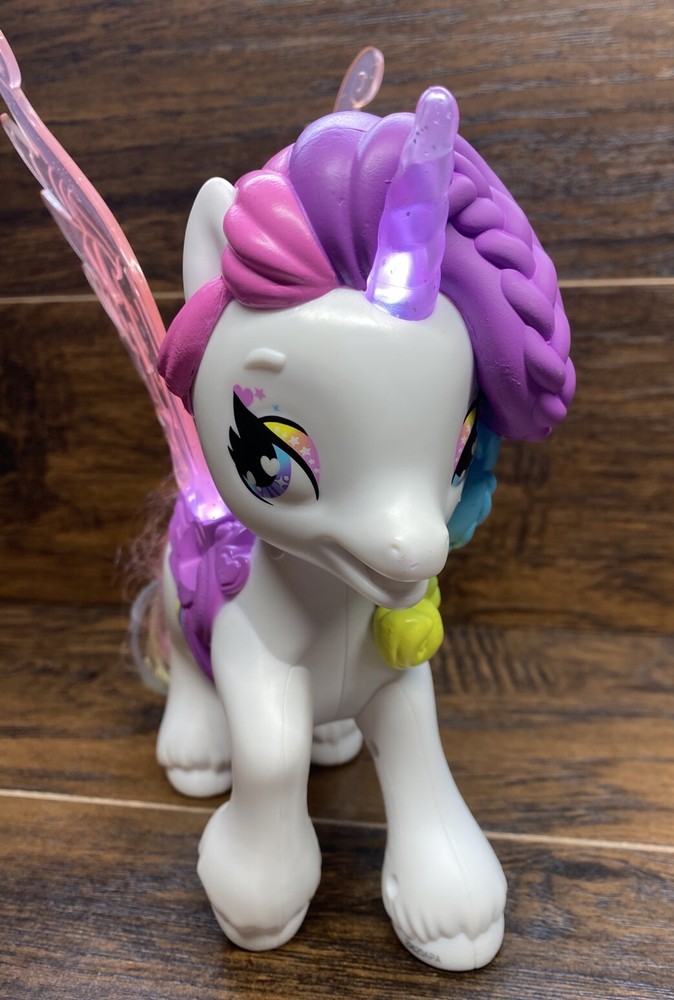 Hatchimals Interactive Unicorn Pegasus Rainbow Braids Lights Up Talks