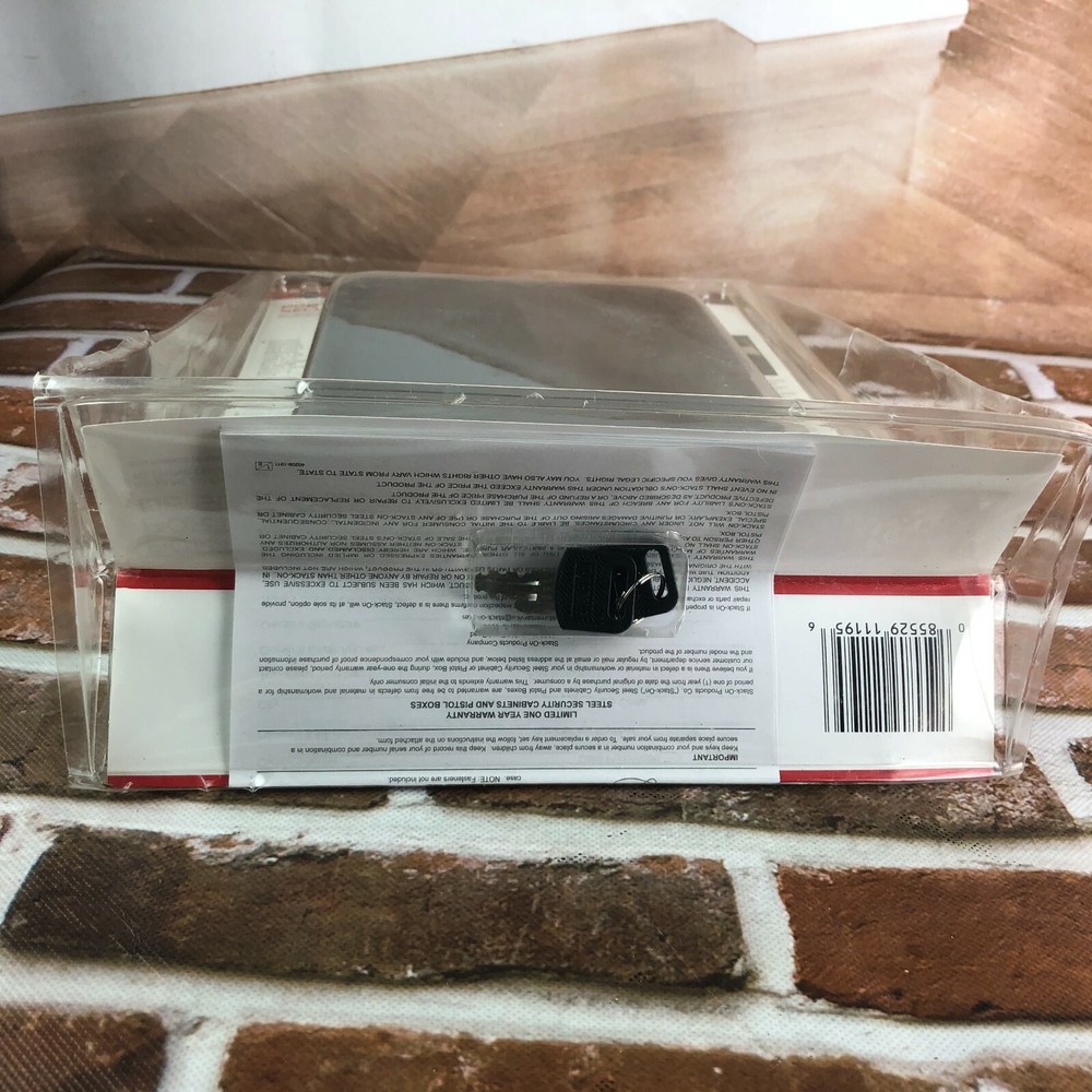 Stack-On Portable Security Case W/Key -New lightly damaged package