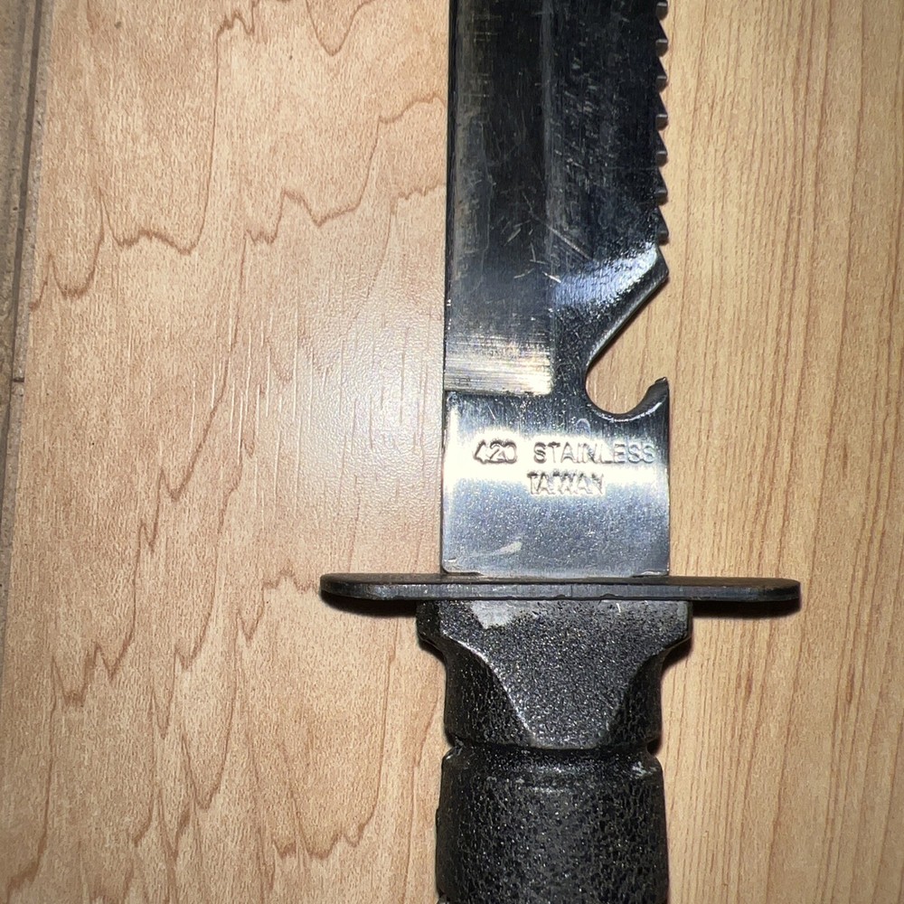 survival knife sheath Storage For Matches Hooks Wire. Missing Compass Cap & Shrp