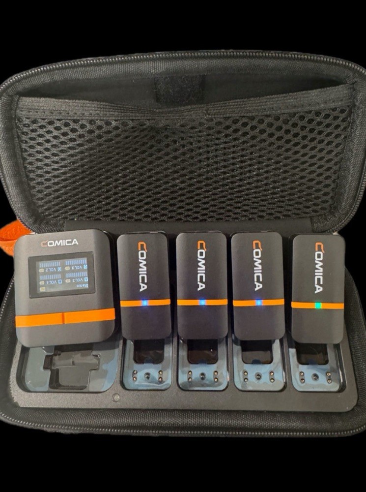 COMICA Vimo Q 4-Channel Wirelss Lavalier Microphone Charging Box 4*Transmitter