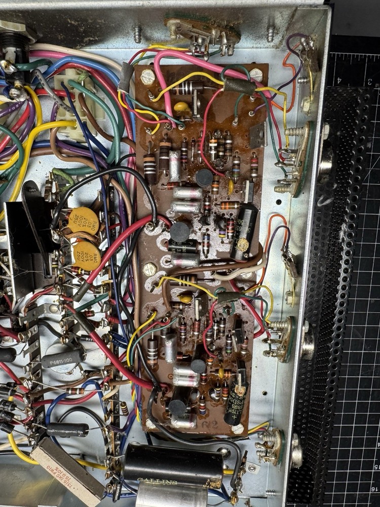 lowery solid state amplifier With Petal