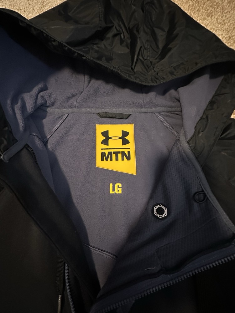 Large Under Armor quarantine Men’s Jacket
