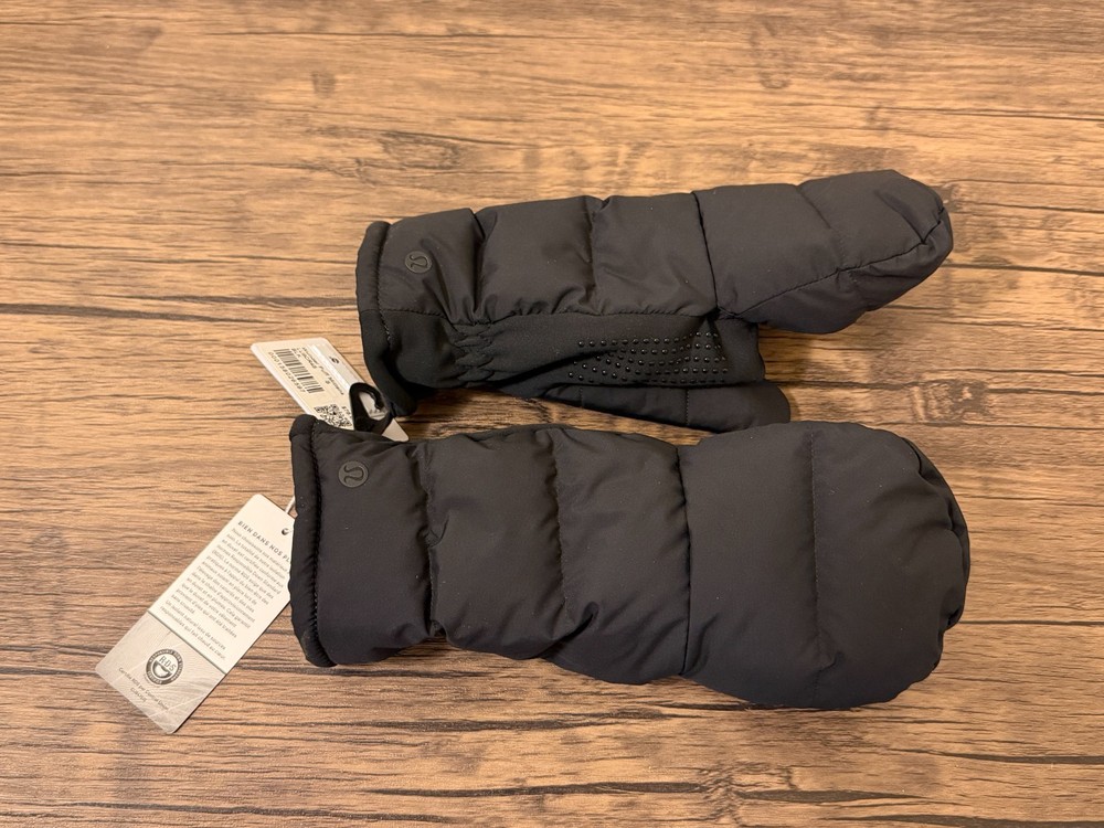 Women's Lululemon Wunder Puff Down Mittens, size Small