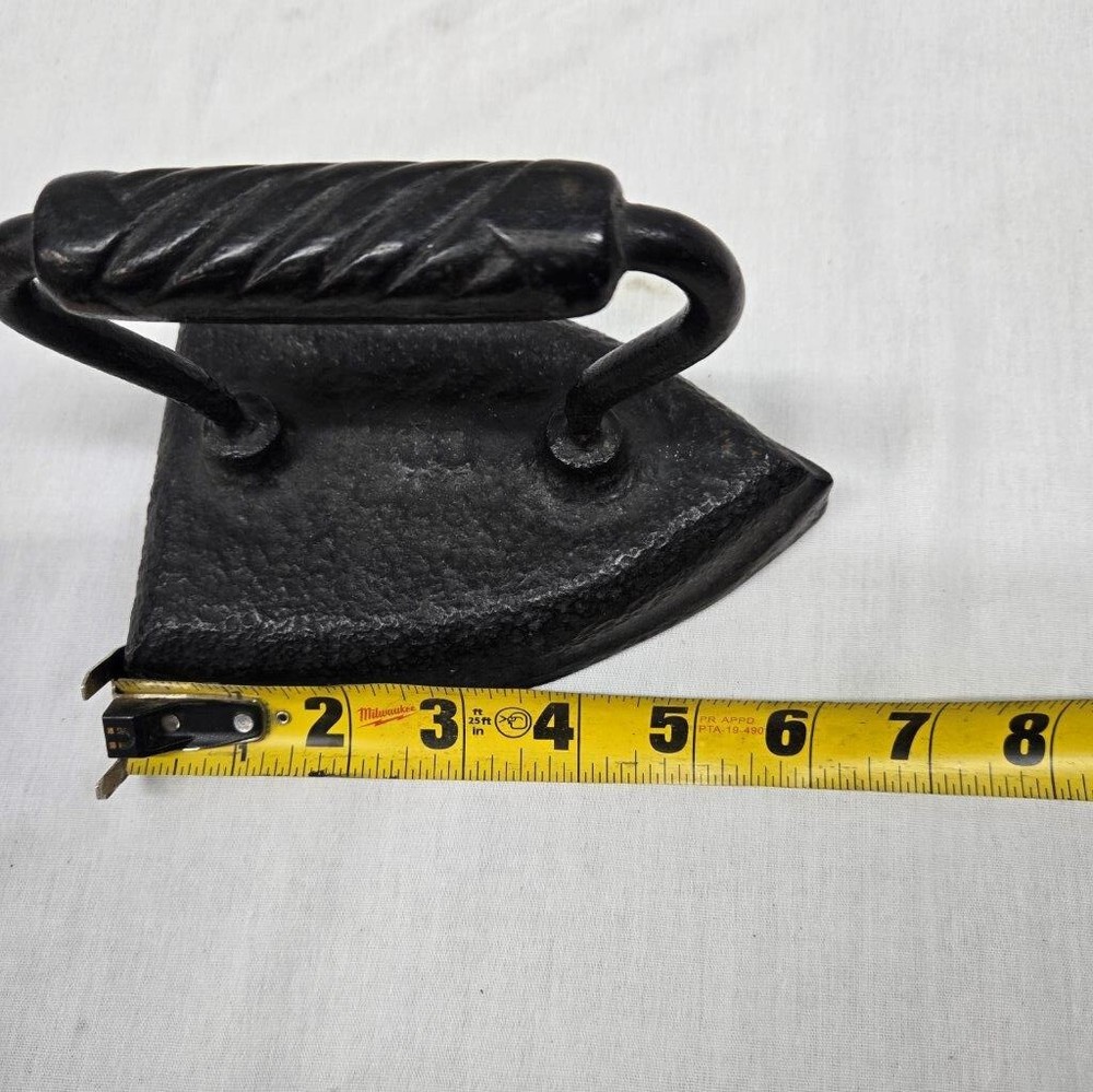 Vintage Iron with Handle - Ironing Tools – Clothes Iron Sad Iron - Rustic Tools