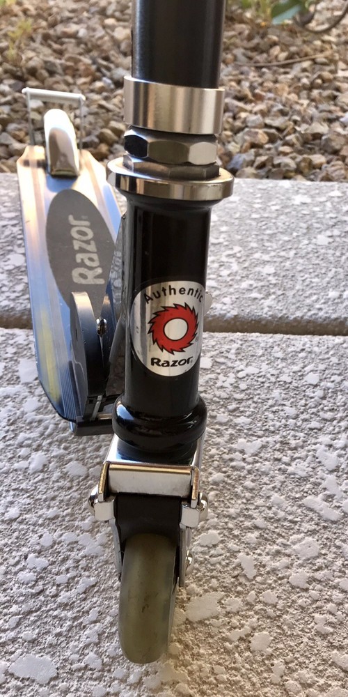 Razor A2 Elite Kick Scooter for Kids/LIGHTWEIGHT/FOLDABLE/ADJUSTABLE