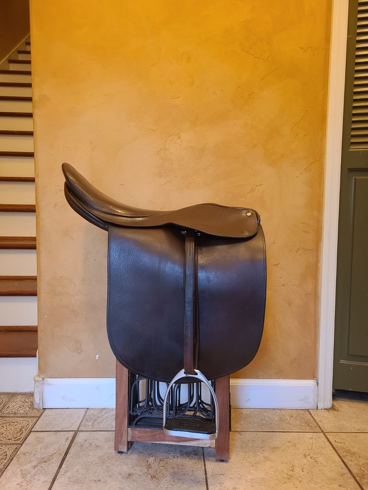 Shively MMX Cut-Back Show Saddle 22”