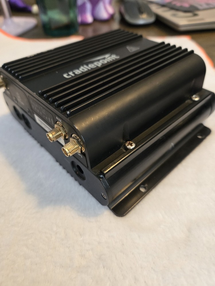 cradlepoint ibr900-600m With Cor Extensibility Dock