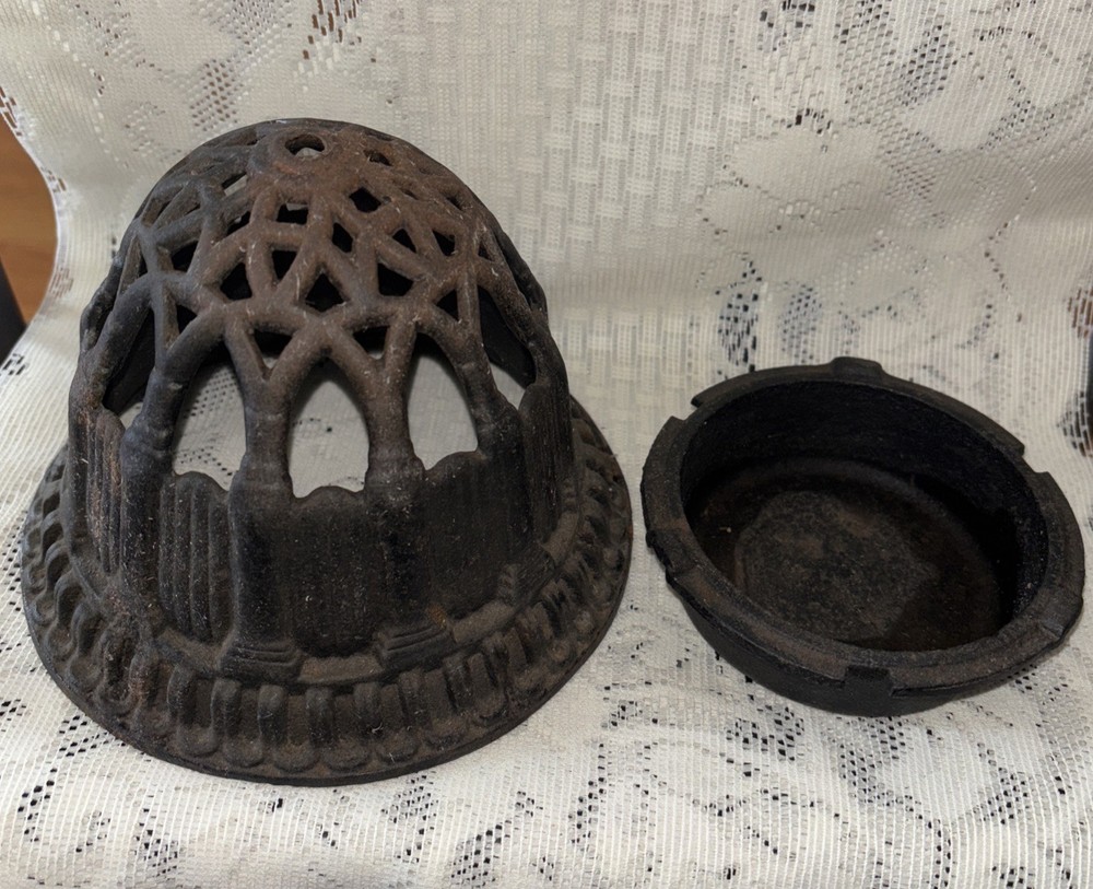 Vintage Cast Iron Yarn Ball Holder