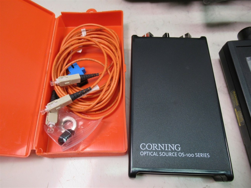 Corning Fiber Optic Optical Source OS-100D-52 & Optical Meter OM-210 Siecor