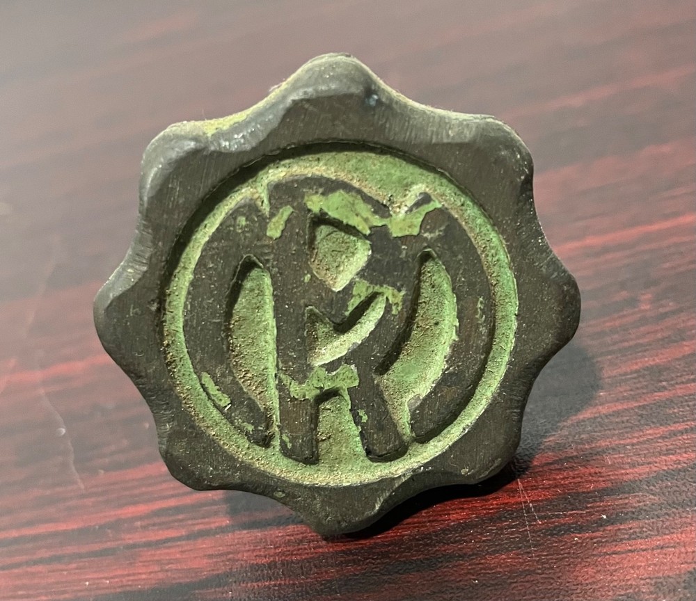 Vintage Mole Richardson Knob