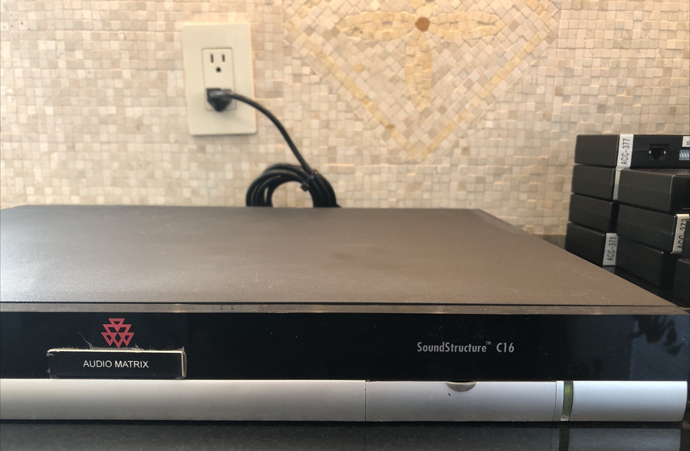 Polycom Sound structure soundstructure C16 perfect working condition