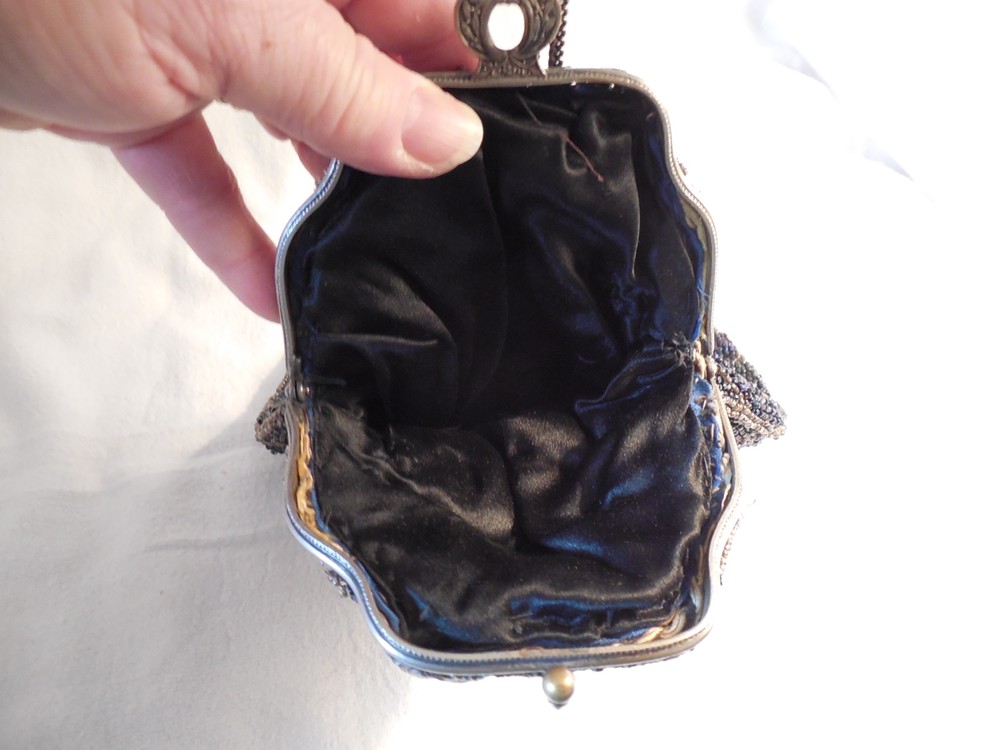 Antique Victorian micro bead purse, handbag w/ silver frame tree design