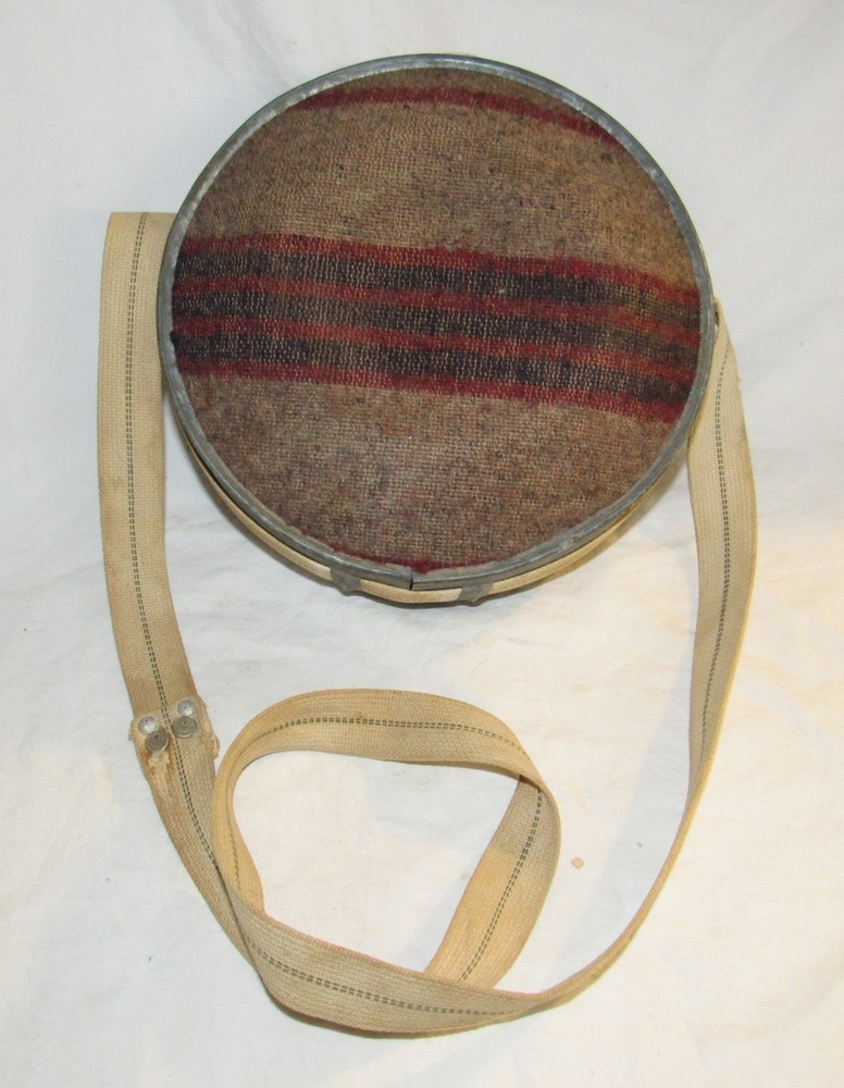 VINTAGE 4 QUART OASIS CANTEEN