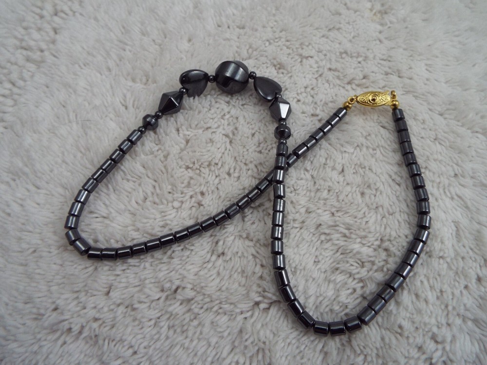 Hematite Heart Bead Necklace (A50)