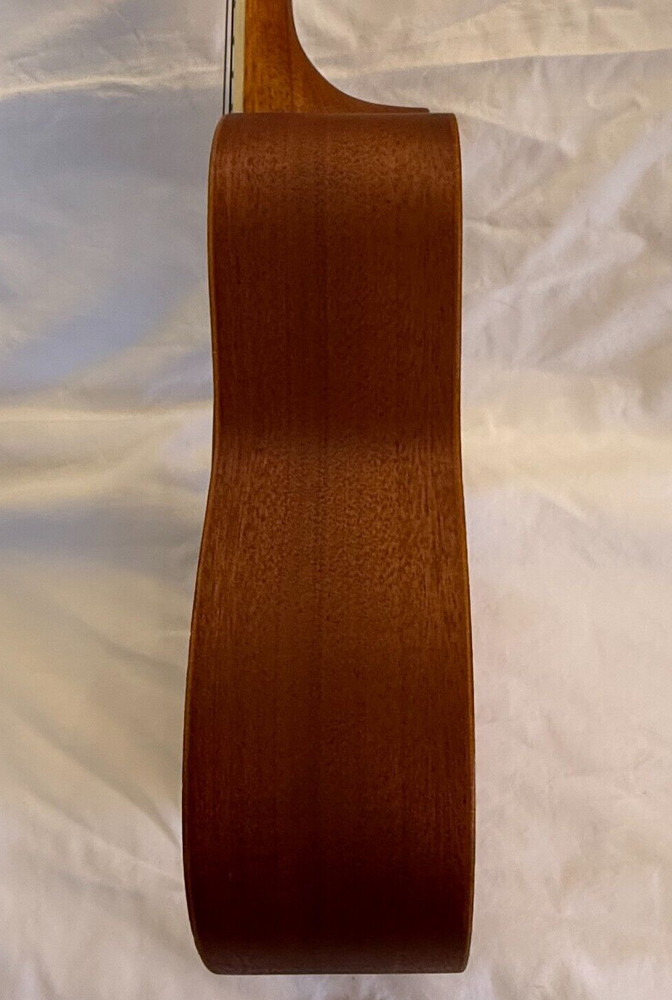 Oskar Schmidt By Washburn Ukulele OU2