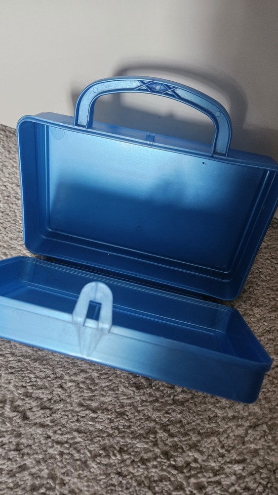 Hershey World souvenir plastic lunchbox blue with Hershey characters