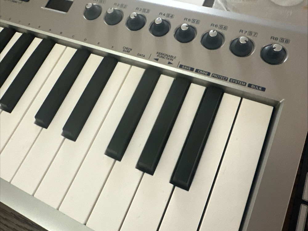 Edirol PCR-1 USB Audio Interface/ Midi Keyboard Controller Silver 24 Bit 96 kHz