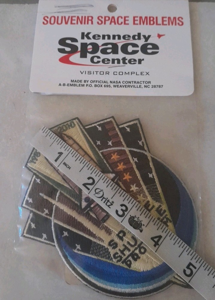KENNEDY SPACE CENTER 1981-2011 SPACE SHUTTLE PROGRAM Space SOUVENIR EMBLEM Patch