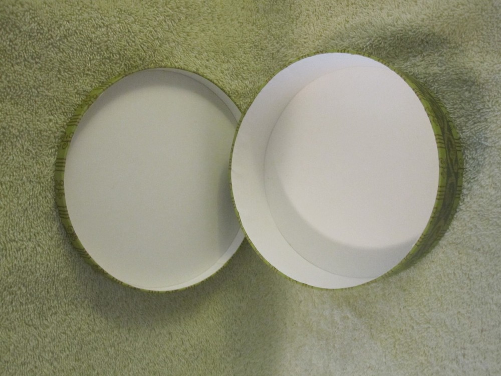 Harry & David Empty 6 1/4" Rnd. Cardboard Storage Box