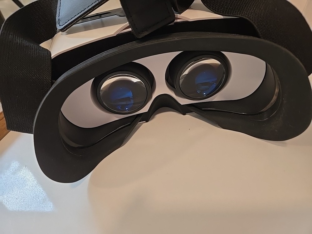 Virtual Reality Headset, White & Black