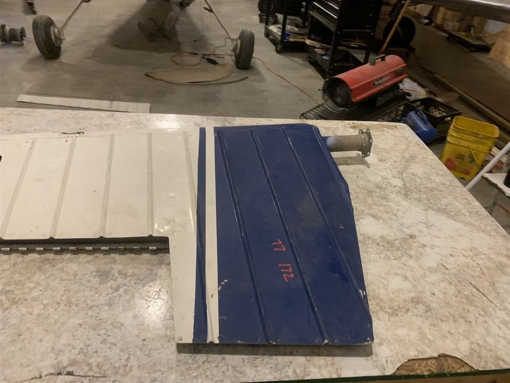 1977 Cessna 172 Right Elevator Assembly 0593000-4