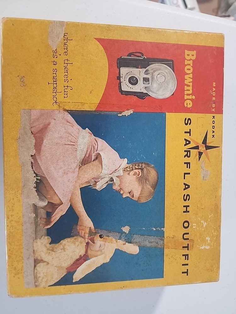 Brownie Starflash Vintage Camera with Strap Untested