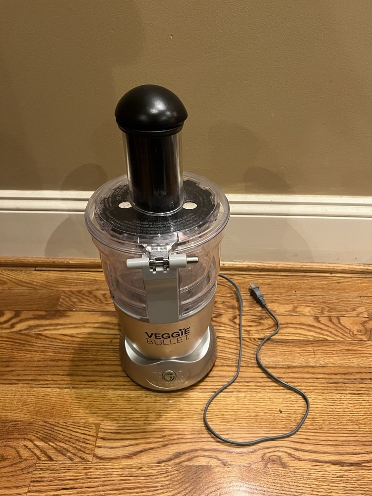 VEGGIE BULLET Model VB102 Electric Spiralizer Food Processor Silver Nice!!