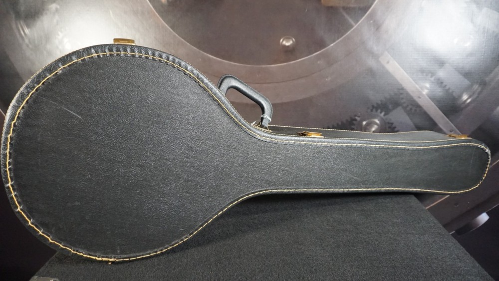 Crestline 5-String Banjo w/ Chipboard Case