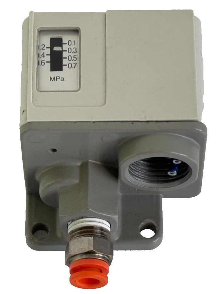 USED SMC IS3000-02 Pressure Switch