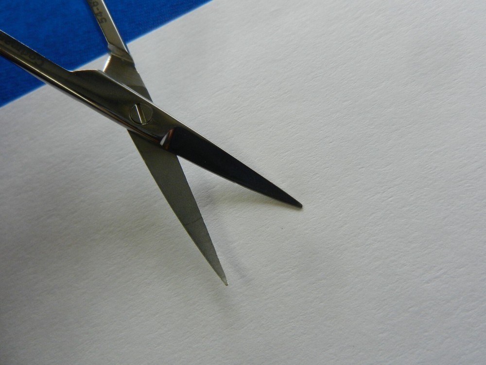 E1136 Codman Iris Curved Sharp Tip Scissors 11.1cm Overall Length 54-6503
