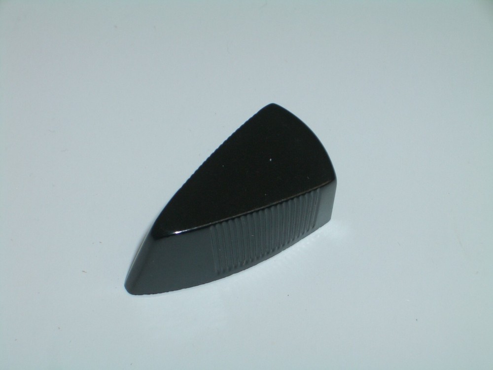 CED P-K228 DAVIES DAKAWARE 2310 TRIANGLE POINTER KNOB FOR BUDDA AMPLIFIER 1PC