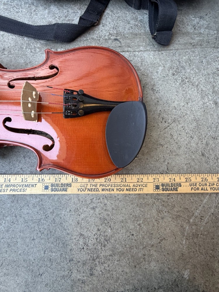 Rosetti Model 4/4 Violin w Carry Case