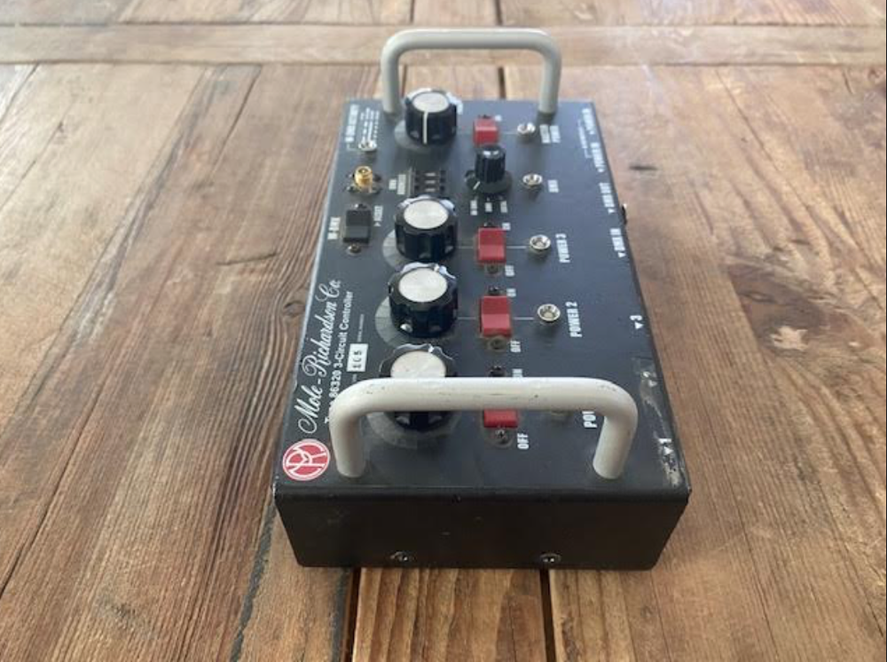 Mole Richardson Type 86320 3-Circuit Controller