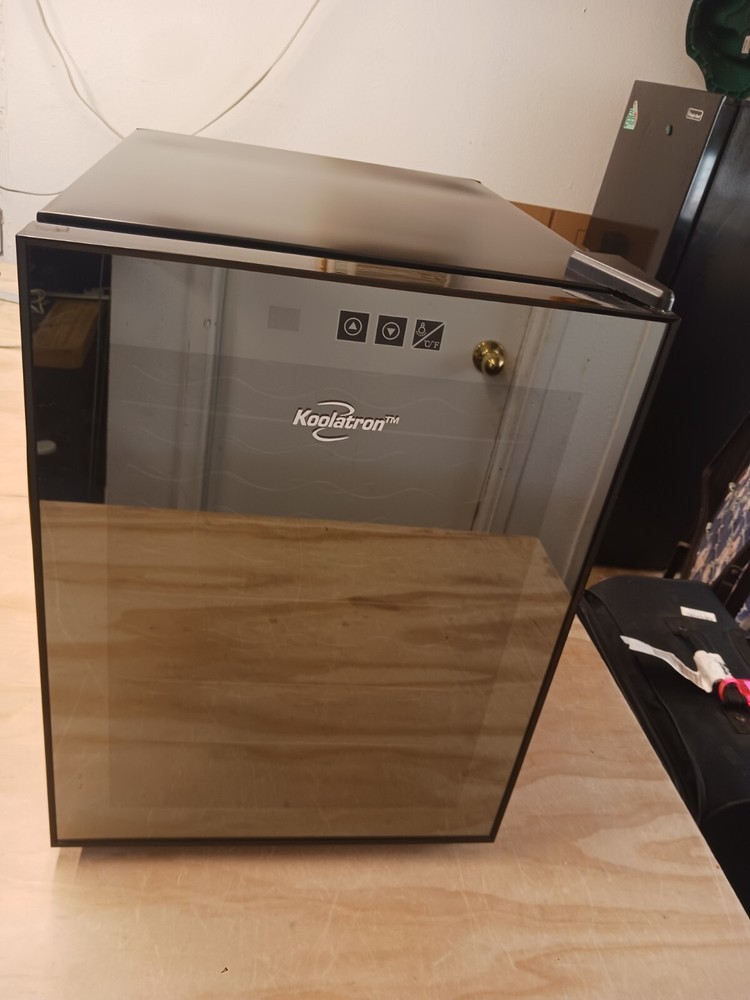 Koolatron WC20 20 Thermoelectric Wine Fridge