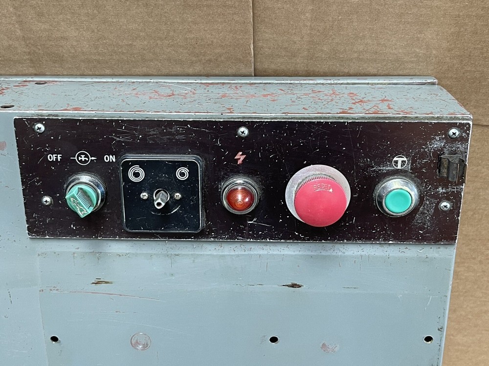 INDUSTRIAL MACHINE CONTROL DISTRIBUTION BOX ENCLOSURE