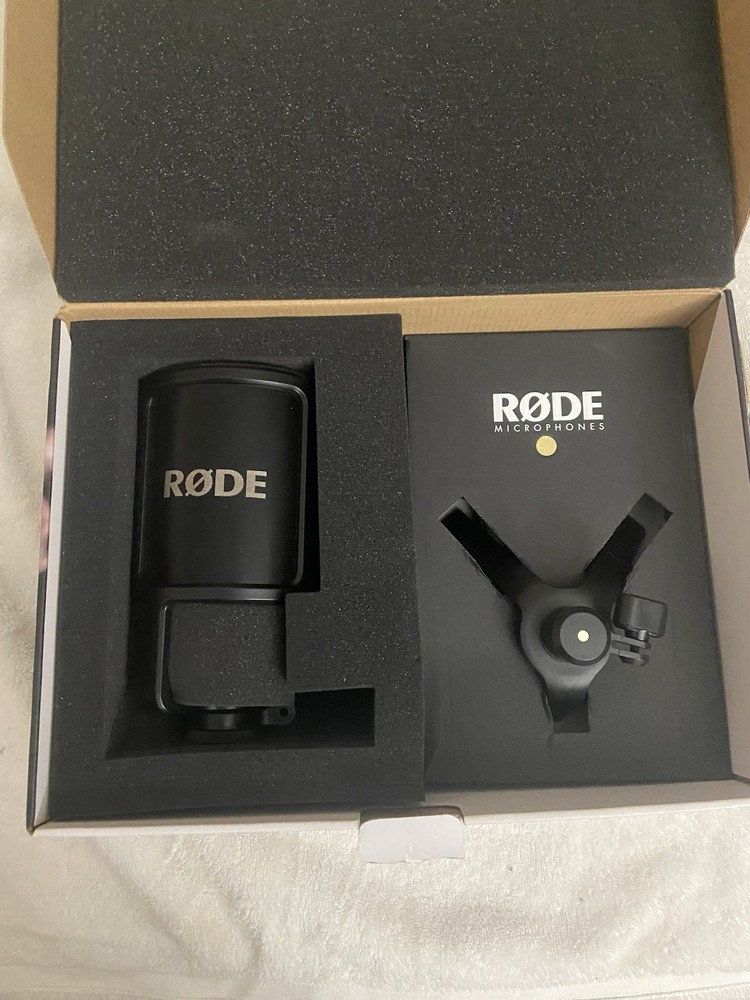 RØDE NT-USB USB Microphone Black w/ Stand, Pop Shield, iPad Compatible