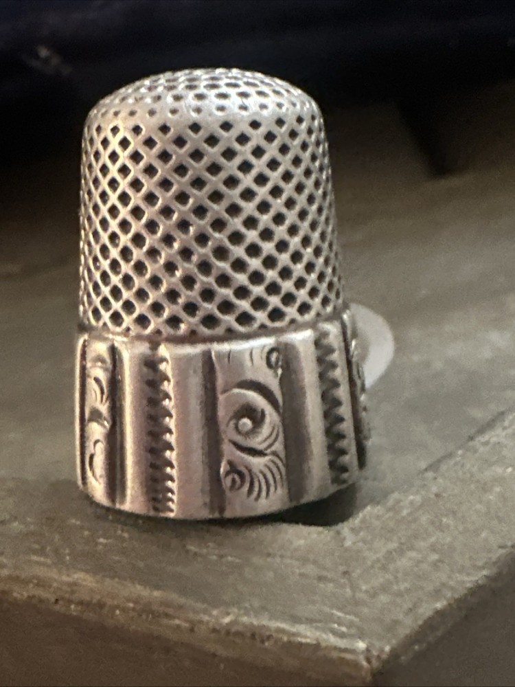 VINTAGE STERLING SILVER SEWING THIMBLE 925