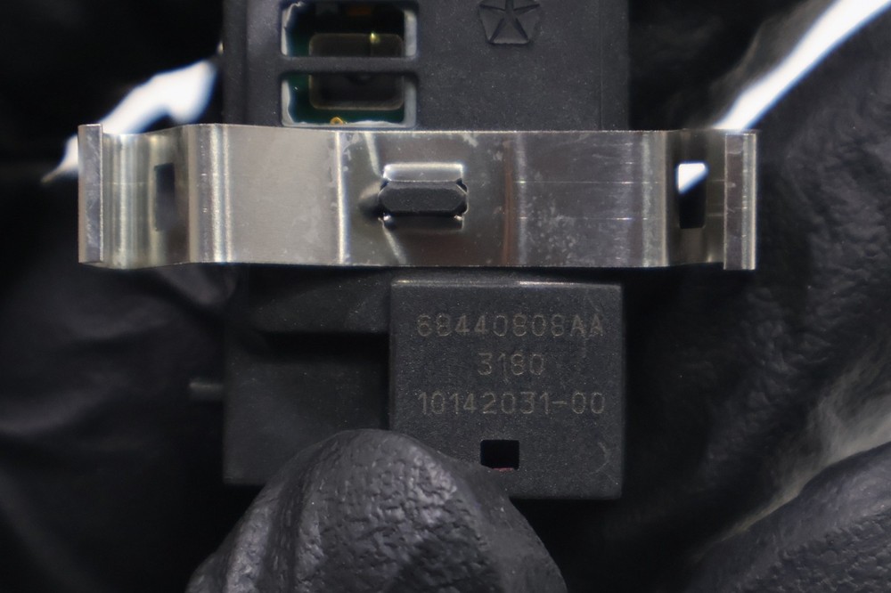 2014 - 2023 JEEP CHEROKEE WINDSHIELD HUMIDITY TEMPERATURE SENSOR OEM